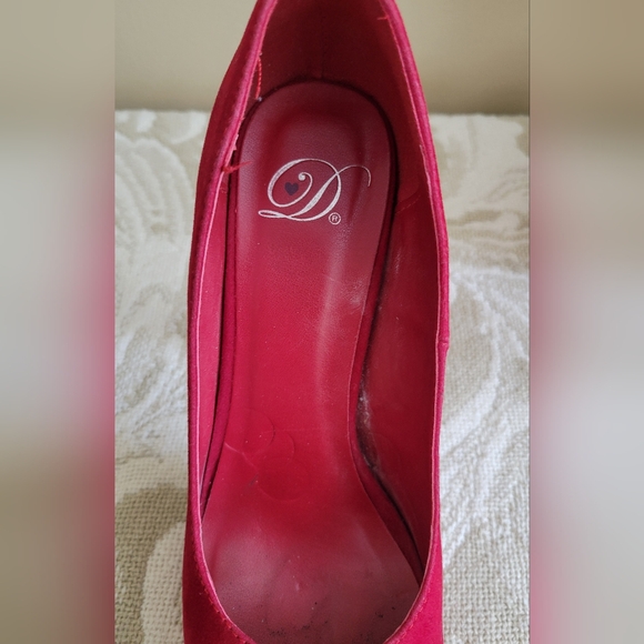 4/$15 SALE My Delicious Shoes Bold Red Women's Heels - Picture 7 of 9